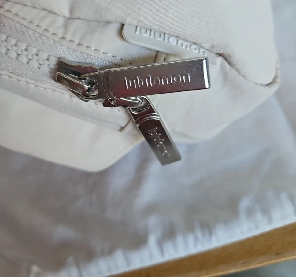 NWOT Lululemon athletica Woman's Chalk White Belt Bag